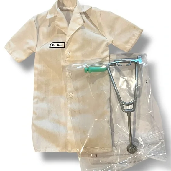 Vintage 1997 Dr. Ken 18898 Barbie Doctor Outfit Clothes And Accessories A-9 - Picture 3 of 4